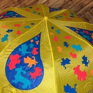 🐱 ☔️ 🐶 • 🌍 Humane Society USA 🇺🇸 • 🐶☔️🐱